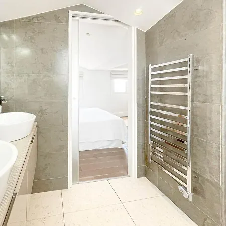 Apartment Hoche 3 Bedrooms Id331 *