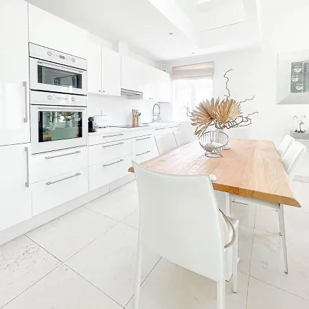Hoche 3 Bedrooms Id331 * Cannes